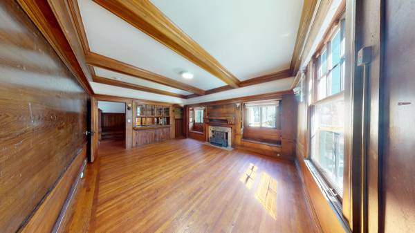 Listing photo 1 of 5