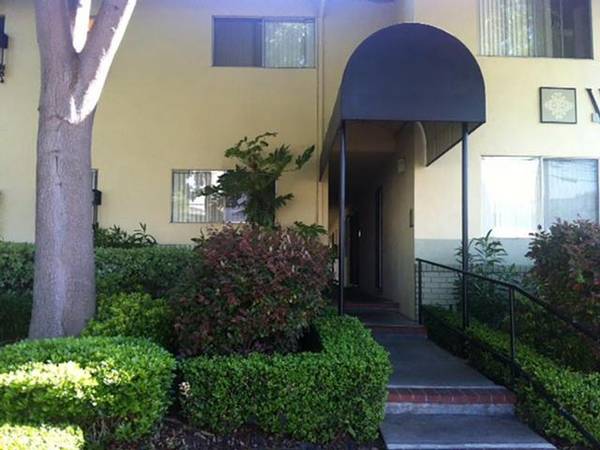 Listing photo 1 of 5