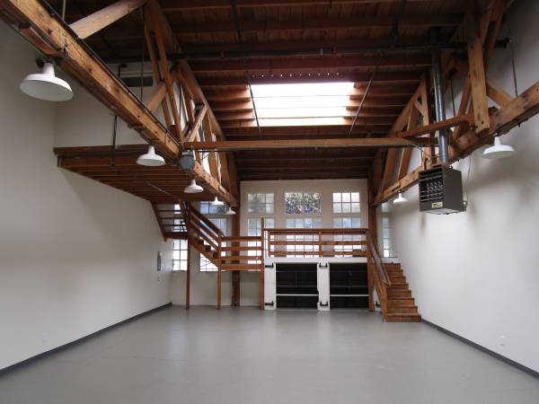 Listing photo 1 of 5