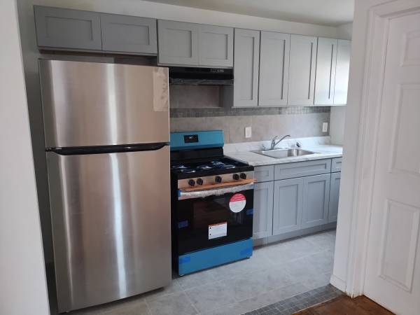 Listing photo 1 of 4