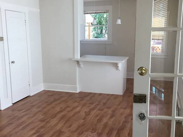 Listing photo 1 of 5