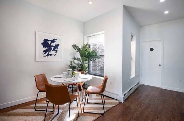 Listing photo 1 of 5