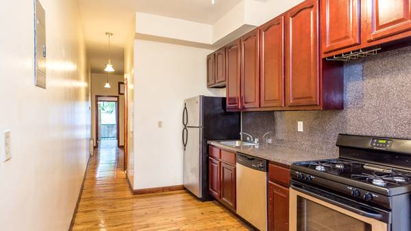 Listing photo 1 of 5