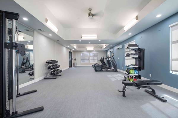 Listing photo 1 of 5