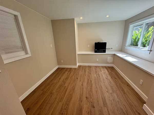 Listing photo 1 of 4