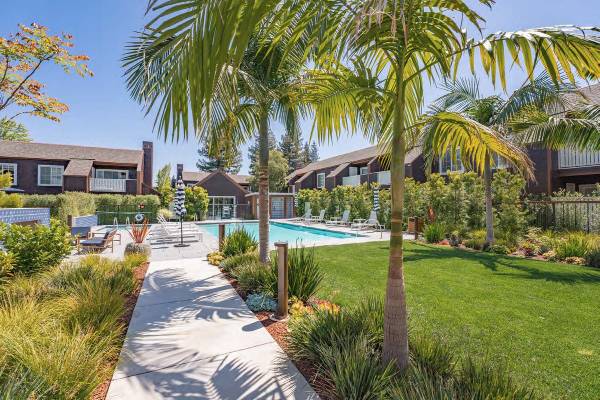 Listing photo 1 of 5