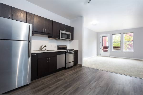 Listing photo 1 of 5