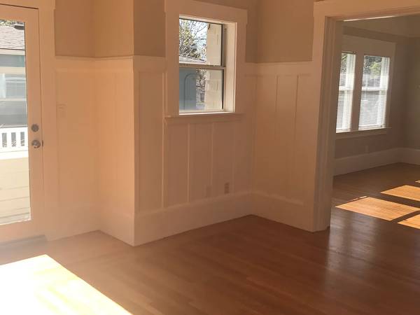 Listing photo 1 of 5