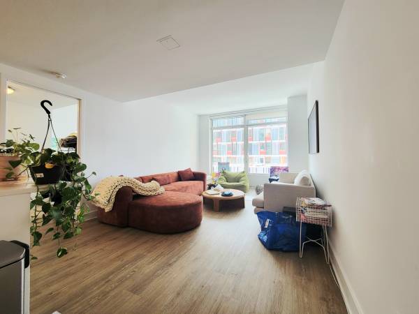 Listing photo 1 of 5