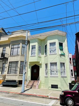 Listing photo 1 of 5