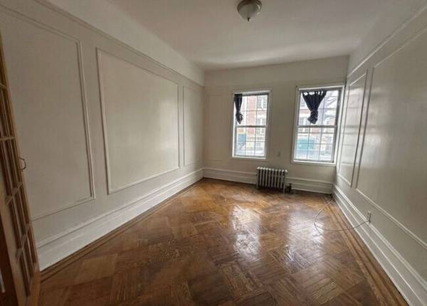 Listing photo 1 of 3