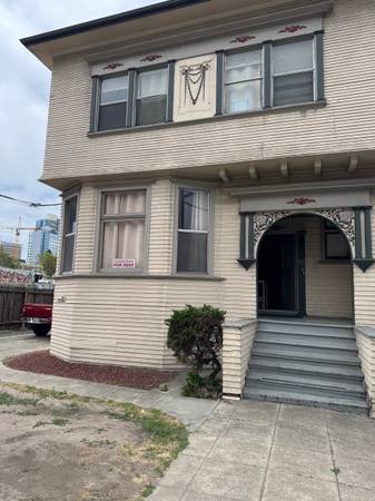 Listing photo 1 of 5