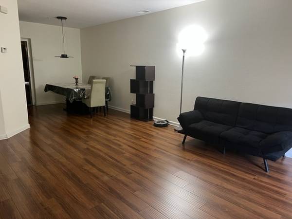 Listing photo 1 of 5