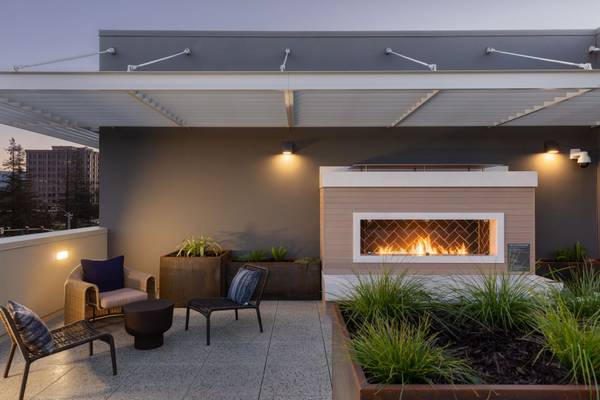 Listing photo 1 of 5