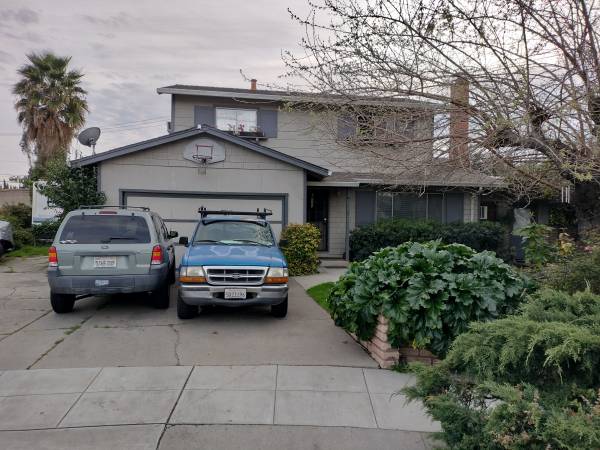 Listing photo 1 of 2