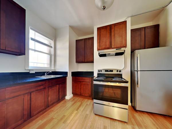 Listing photo 1 of 5