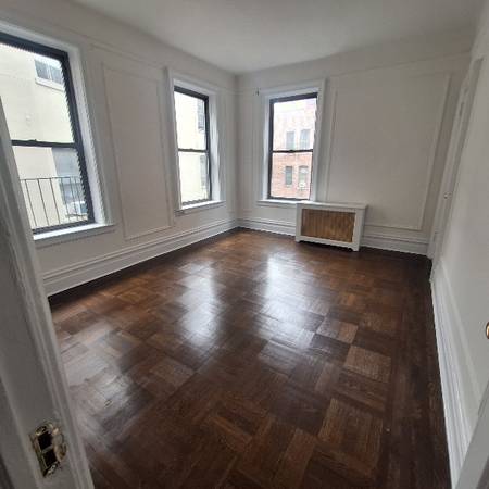 Listing photo 1 of 5