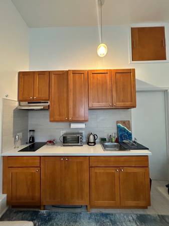Listing photo 1 of 5