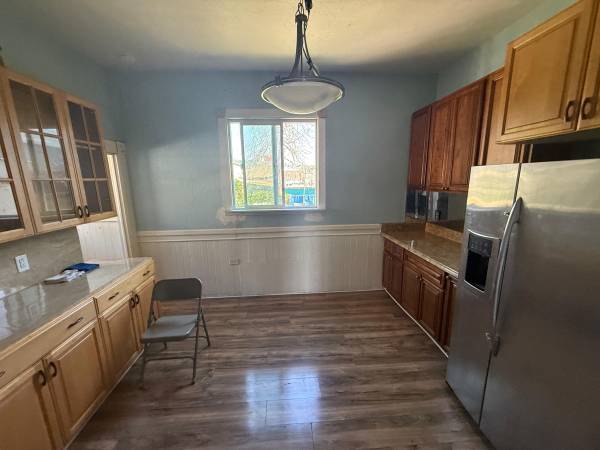 Listing photo 1 of 5