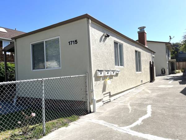Listing photo 1 of 5