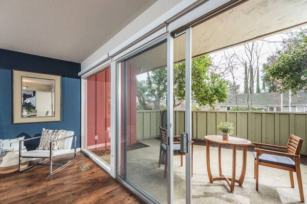 Listing photo 1 of 5