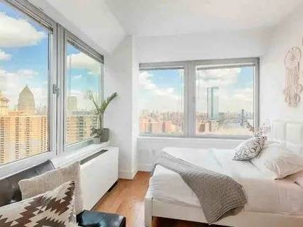 Listing photo 1 of 4