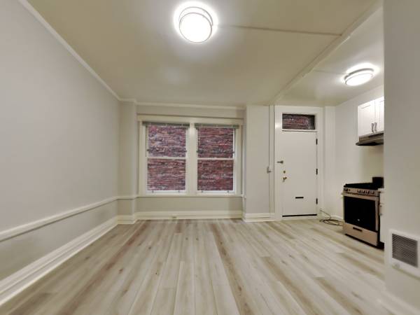 Listing photo 1 of 5