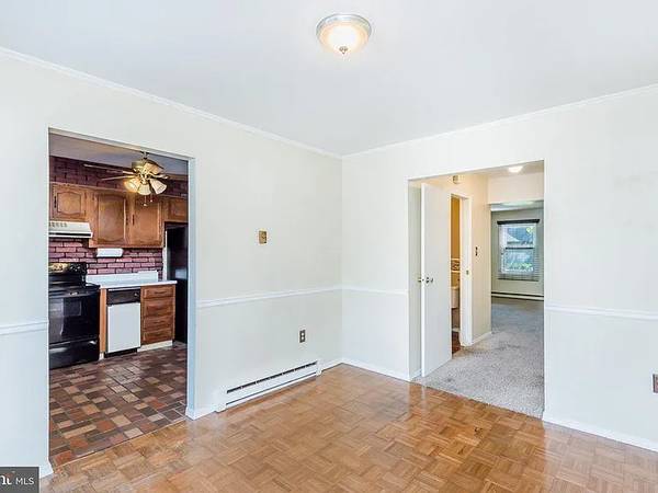 Listing photo 1 of 5