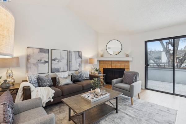 Listing photo 1 of 5