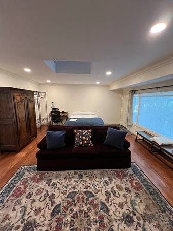 Listing photo 1 of 5