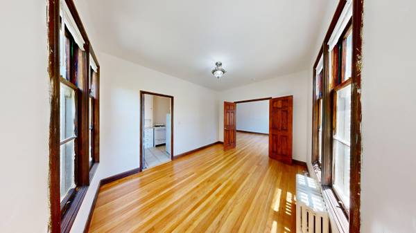 Listing photo 1 of 5