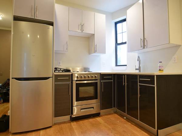 Listing photo 1 of 5