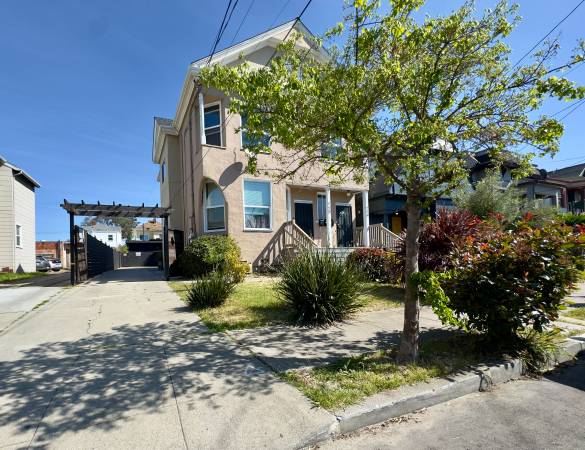 Listing photo 1 of 5