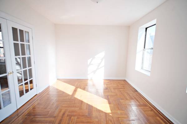 Listing photo 1 of 5