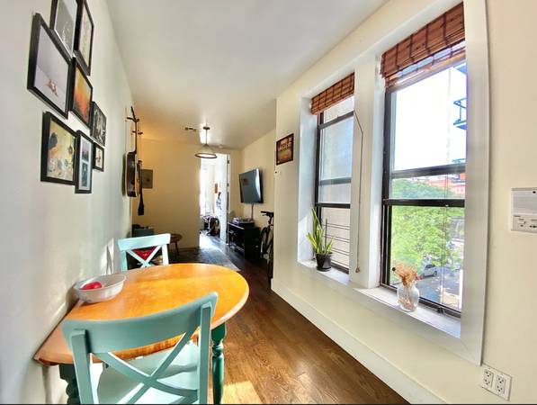 Listing photo 1 of 4