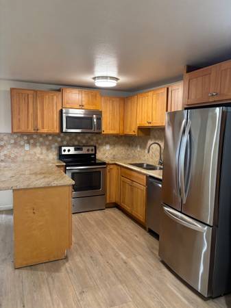 Listing photo 1 of 5