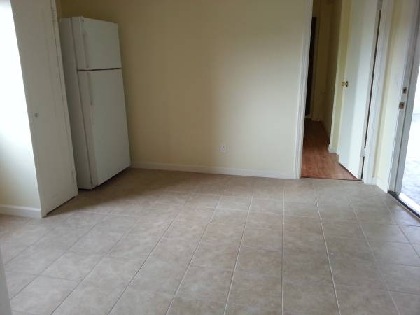 Listing photo 1 of 3