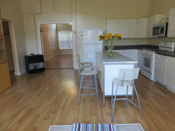 Listing photo 1 of 5