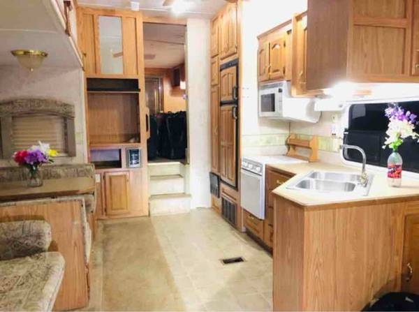 Listing photo 1 of 5