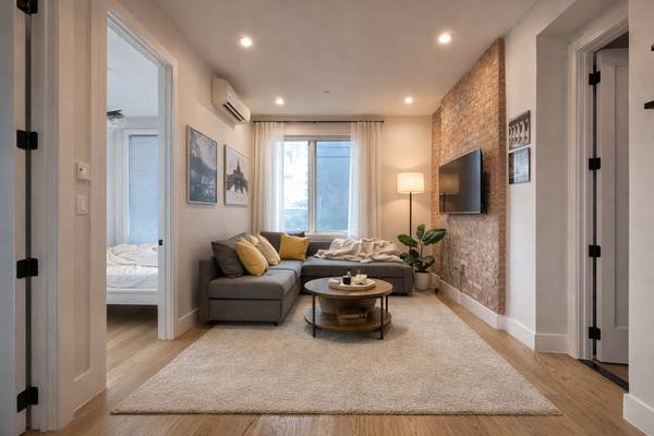 Listing photo 1 of 5