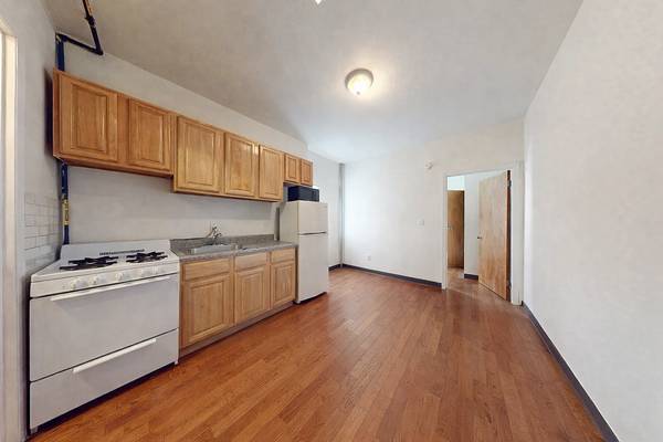 Listing photo 1 of 5