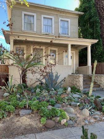 Listing photo 1 of 5