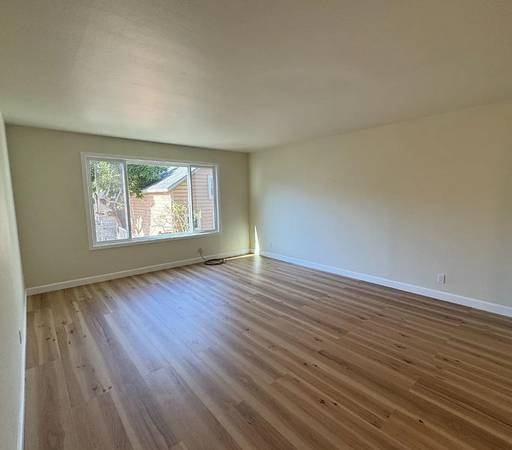 Listing photo 1 of 4