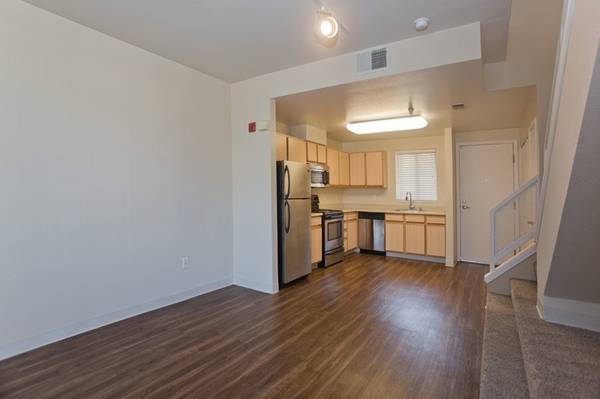 Listing photo 1 of 5