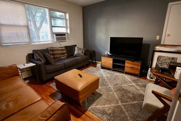 Listing photo 1 of 5