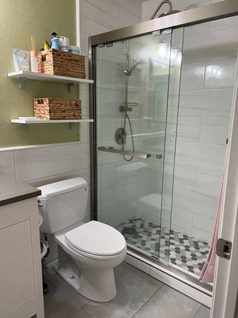 Listing photo 1 of 2