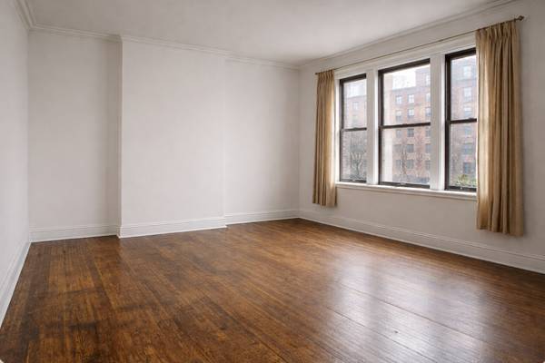 Listing photo 1 of 2