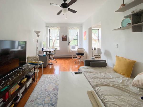 Listing photo 1 of 5