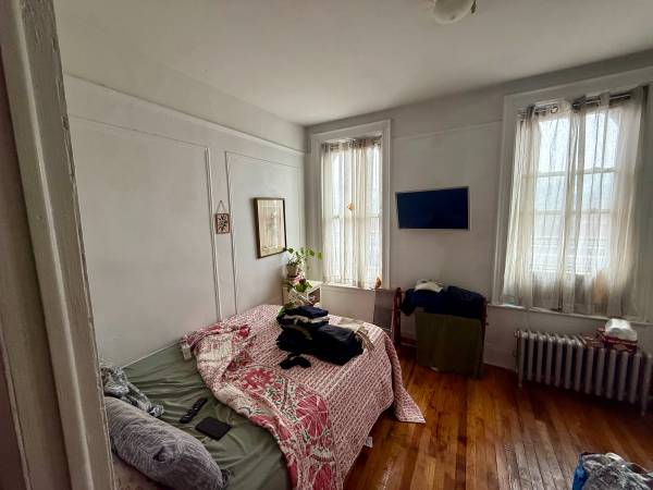 Listing photo 1 of 5