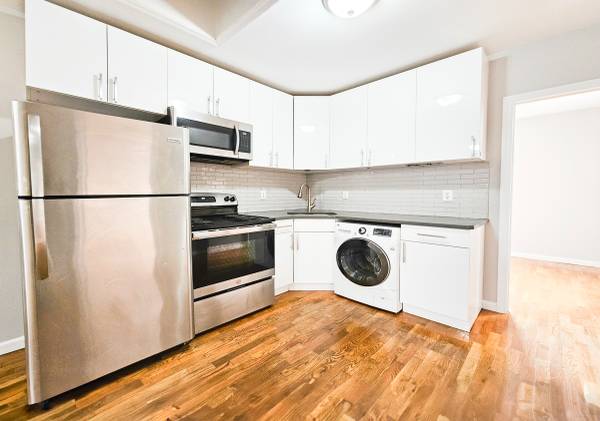 Listing photo 1 of 5